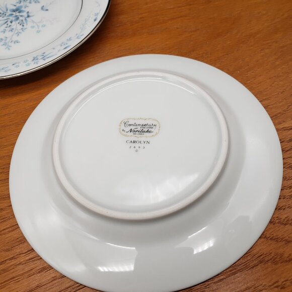 Noritake Carolyn 2693 Bread & Butter Plates Set of 2 – Blue Floral Platinum Trim - Picture 5 of 5